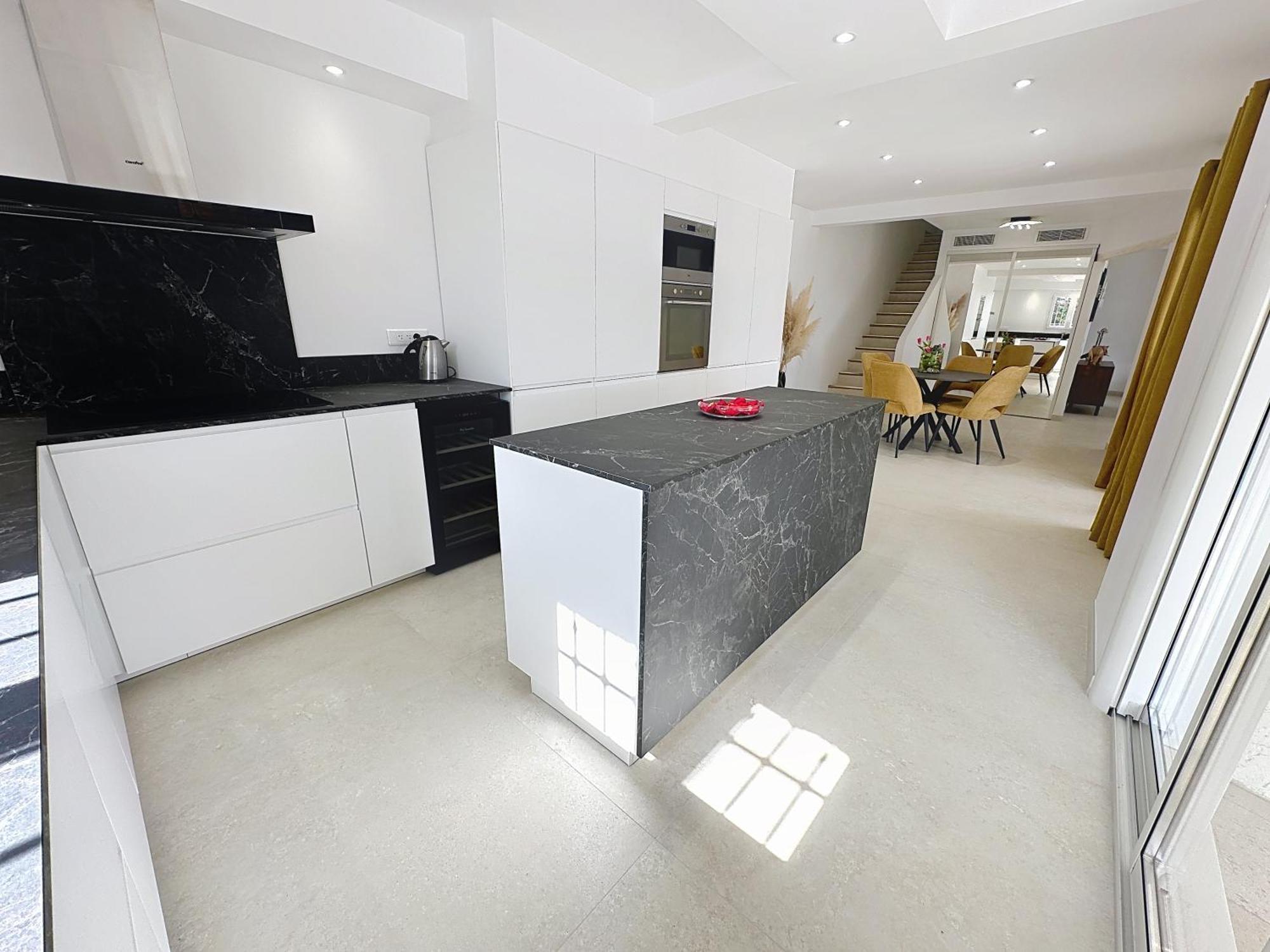 3 Bedrooms Villa Near Cannes - Pool & Jacuzzi - Sea View Mandelieu Exterior foto